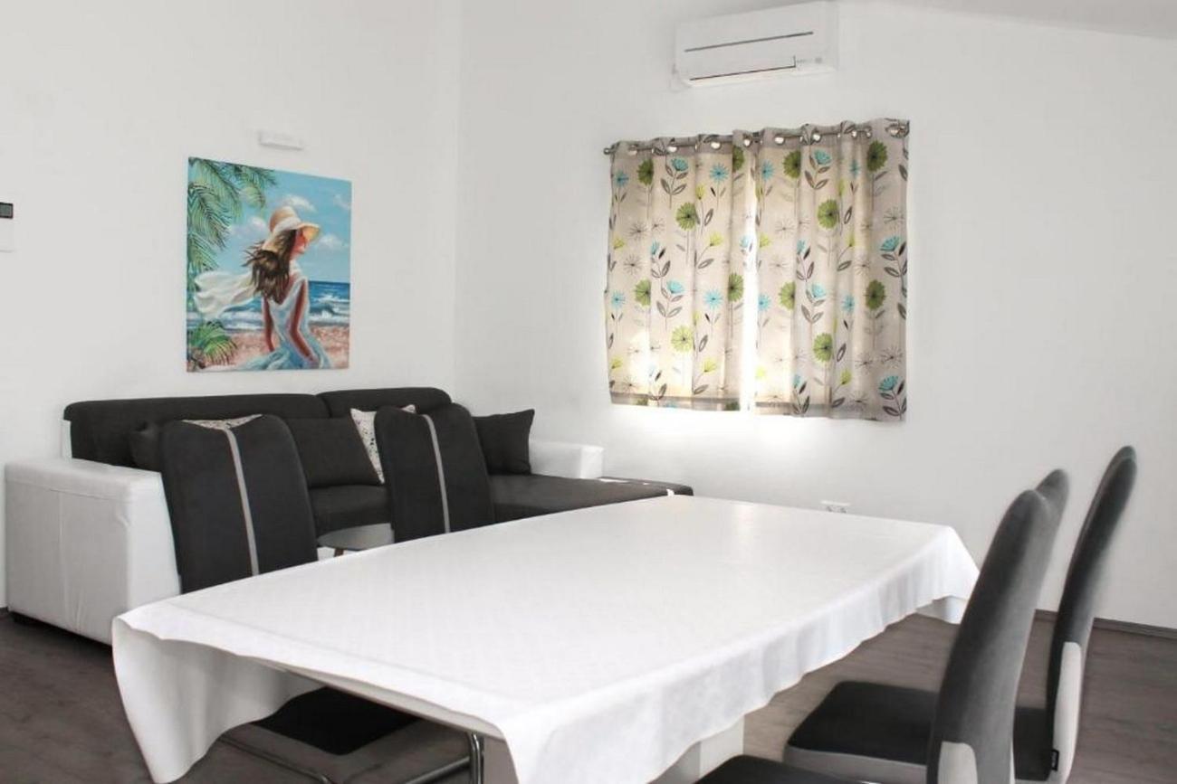 Apartments With A Parking Space Kastel Kambelovac, Kastela - 21372 Rom bilde