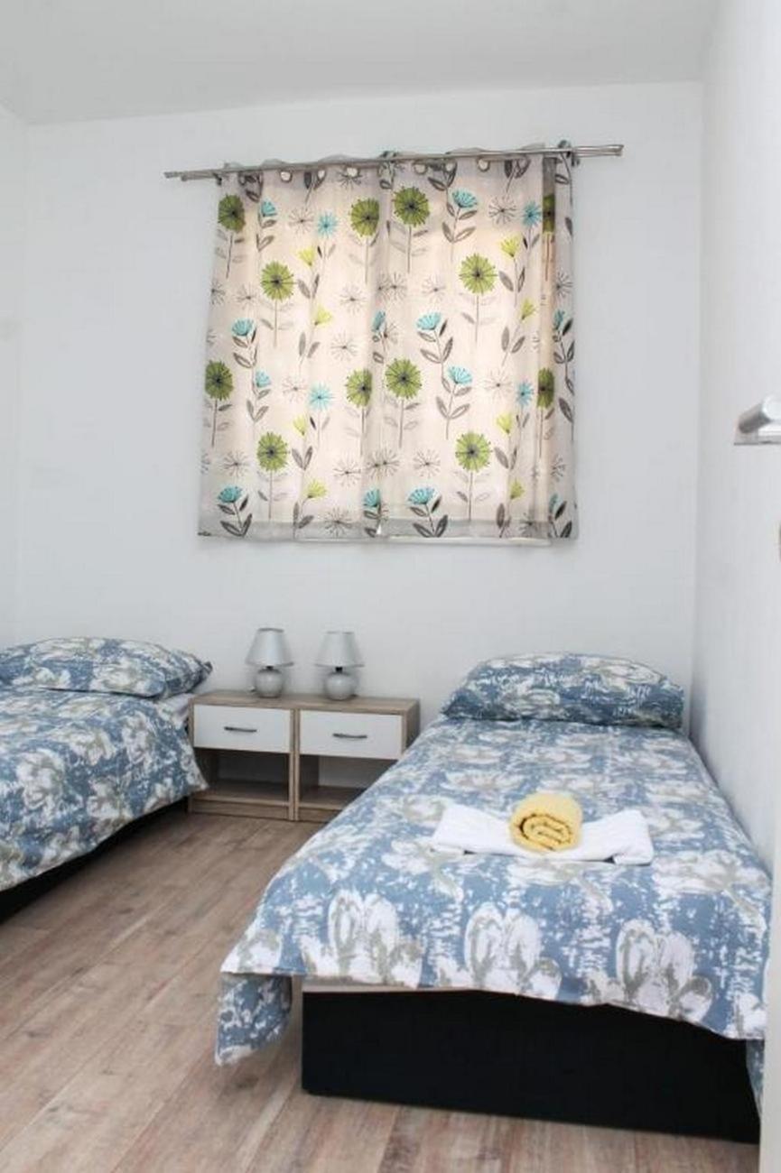 Apartments With A Parking Space Kastel Kambelovac, Kastela - 21372 Rom bilde